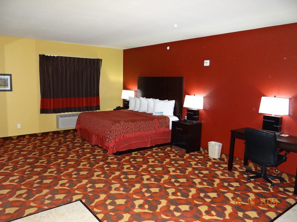 Days Inn & Suites By Wyndham El Dorado Szoba fotó